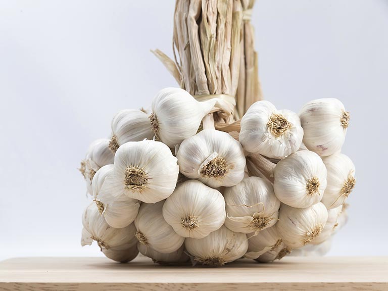 Why You Must Eat Raw Garlic