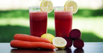 7 Reasons why Women should drink beetroot and carrot juice every day