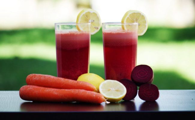 7 Reasons why Women should drink beetroot and carrot juice every day