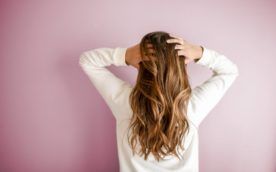 5 Easy Ways to prevent frizzy hair in winters