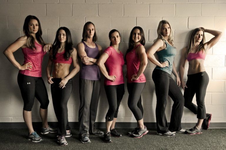 Things Every Girl Does in the Gym