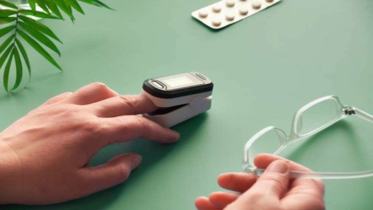 Study: Oximeters are useful to detect Covid-19 in older adults 